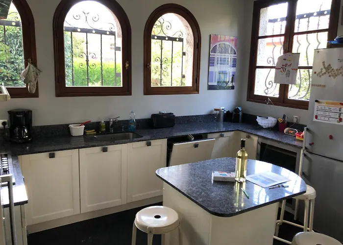 10 Personnes Aux Pieds Des Pyrenees Pau Villa