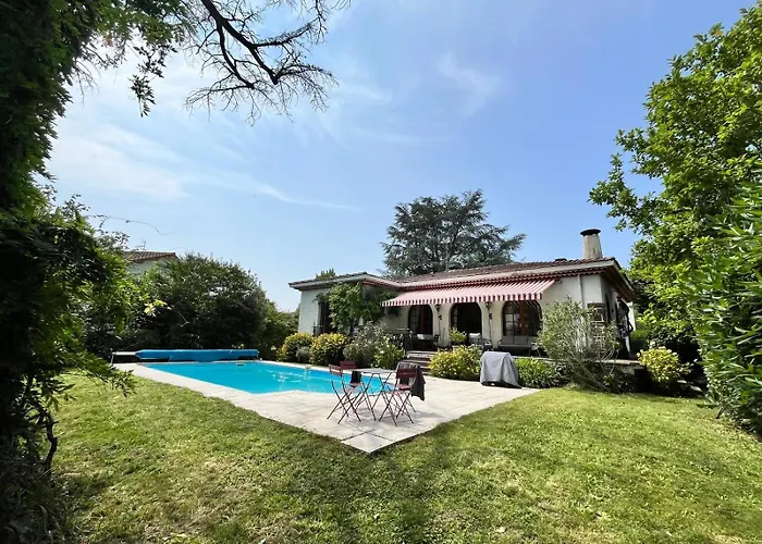 Villa 10 Personnes Aux Pieds Des Pyrenees Pau Billere